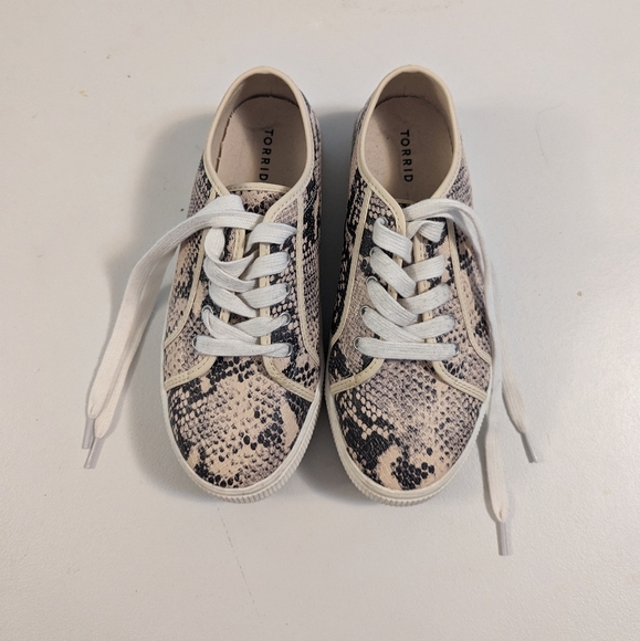 Torrid Snakeskin Platform Sneakers - Picture 3 of 8